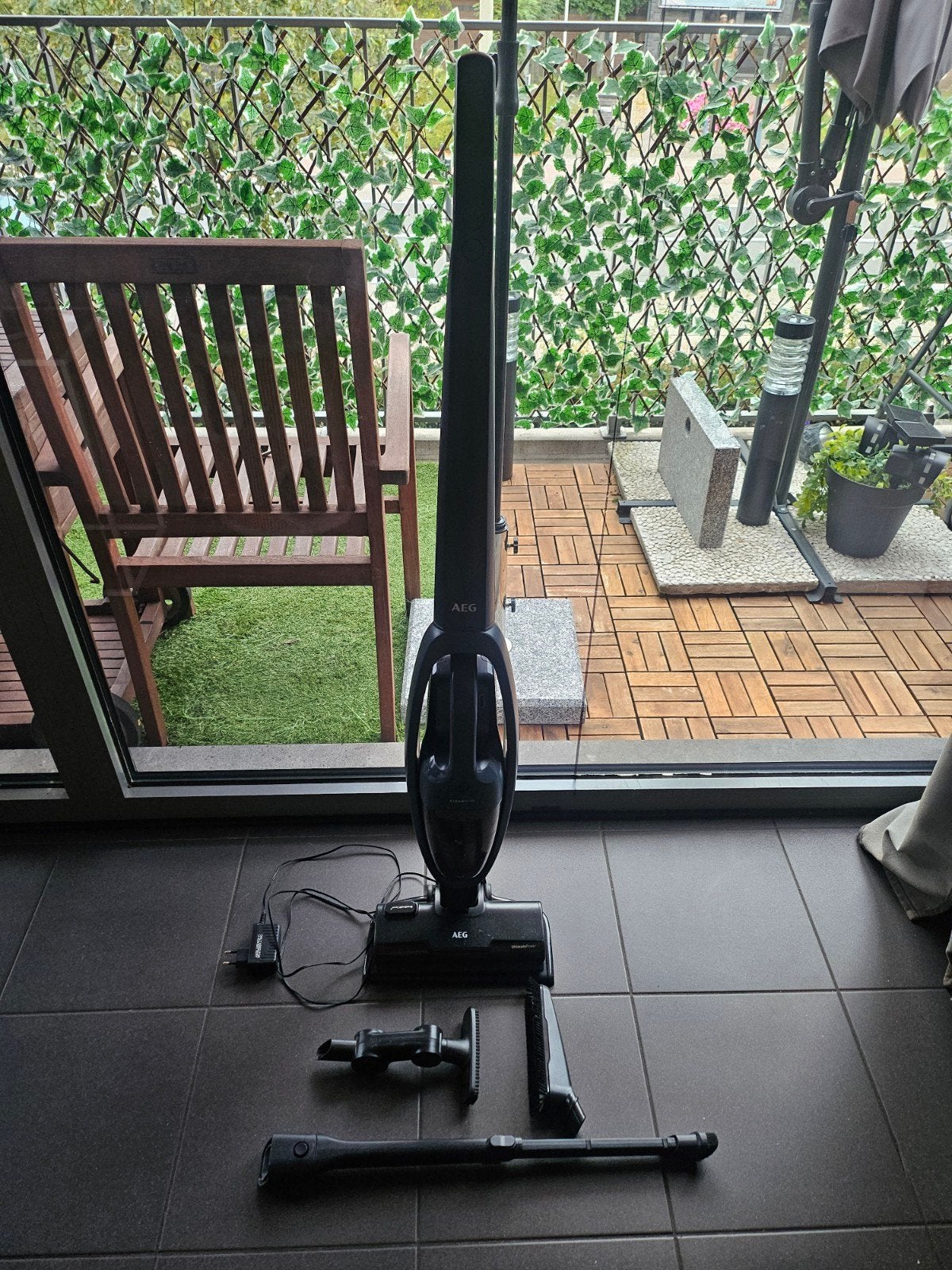 AEG clean 5000, Réservoir, Aspirateur balai, Enlèvement, AEG
