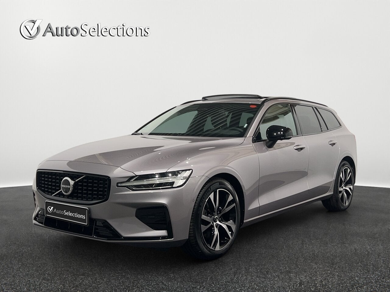 Volvo V60 B4 PLUS DARK/PANO/HEAD-UP /360°, Autos, 0 kg, Argent ou Gris, 0 kg, Noir