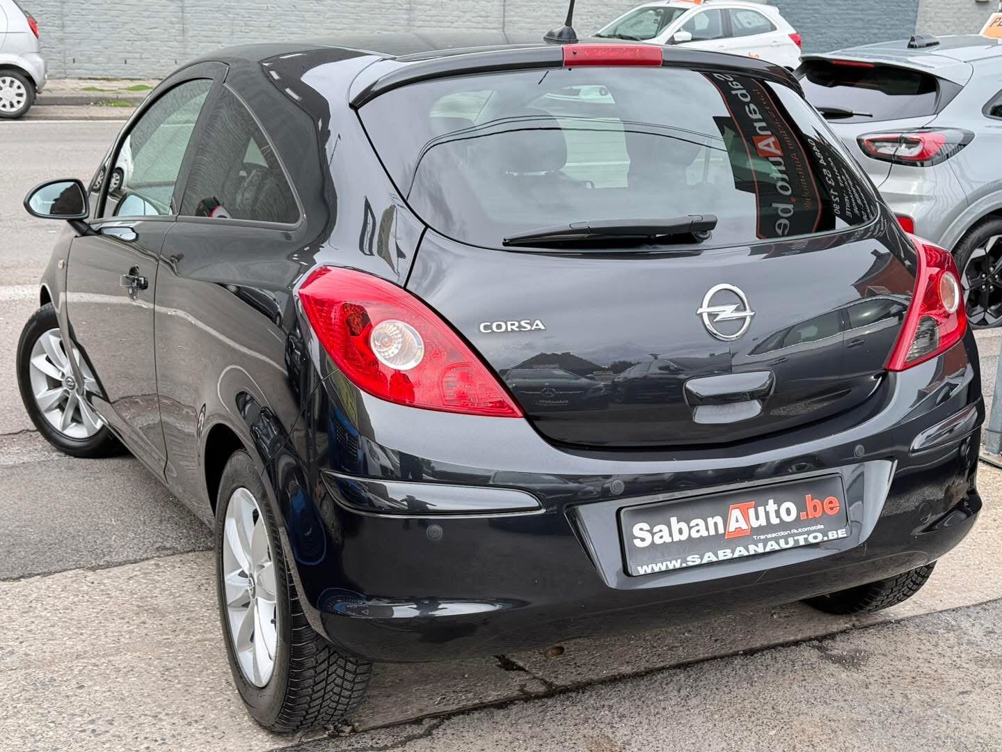 Opel Corsa 1.2i Essence Cosmo 2014, Auto's, Euro 5, Bedrijf, 5 deurs, Zilver of Grijs