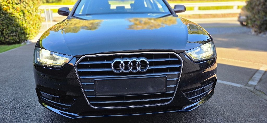 AUDI A4, Auto's, 4 deurs, 4 cilinders, A4, Zwart
