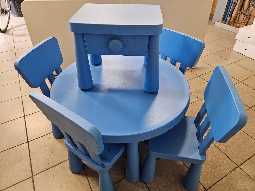 IKEA MAMMUT TAFEL+NACHTKASTJE + 4 STOELEN, Enlèvement, Comme neuf, Table(s) et Chaise(s)