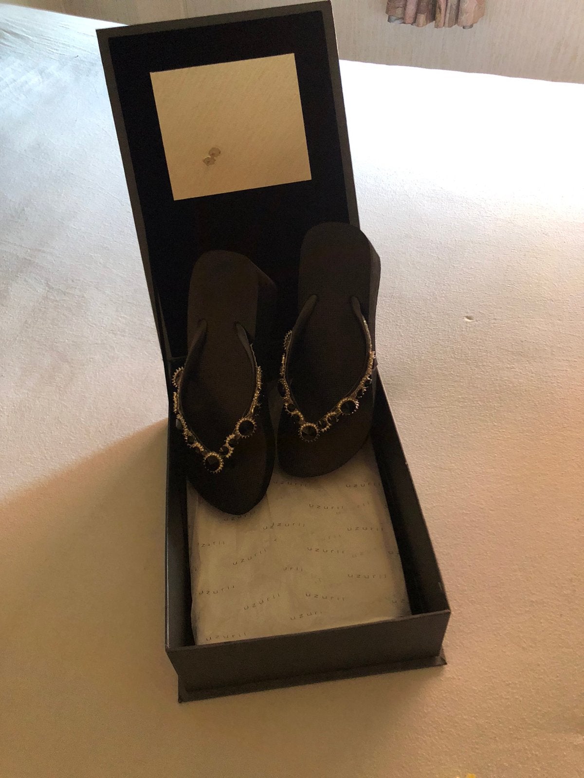 Uzurii slippers, Vêtements | Femmes, Neuf, Enlèvement ou Envoi, Sandales de bain, Noir