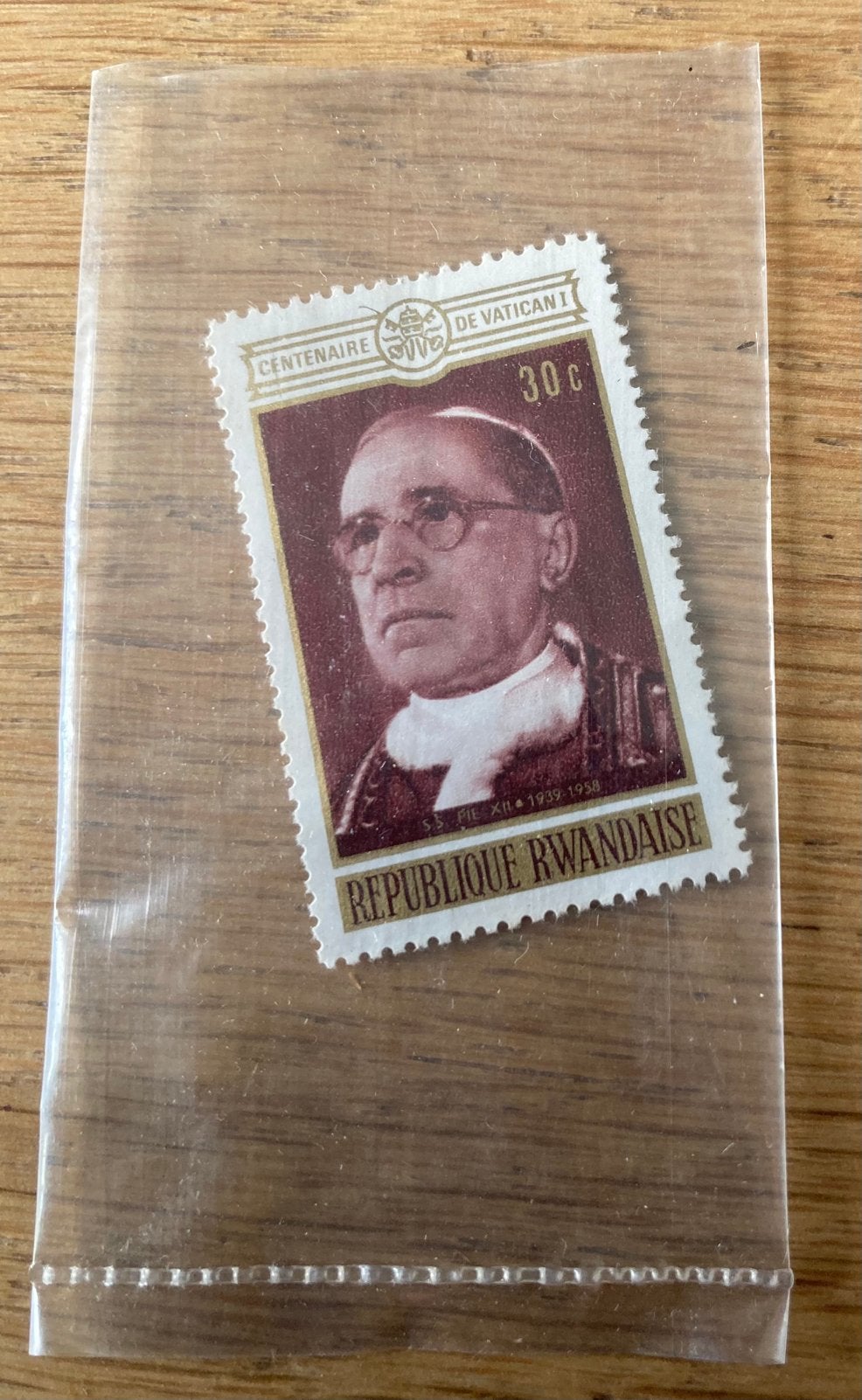 postzegel van de Republiek Rwanda uit 1970 van Paus Pius XII, Ophalen of Verzenden, Overige landen, Postfris