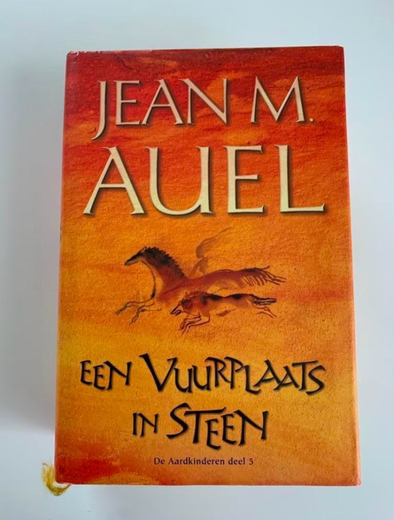 Een vuurplaats in steen, Jean M. Auel, Boeken, Ophalen of Verzenden, Nieuw