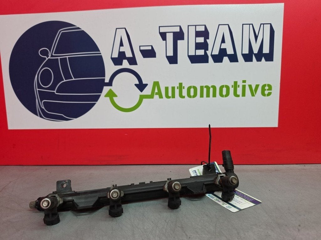 RAMPE D'INJECTION Seat Ibiza IV (6J5) (01-2008/06-2017), Seat Deutschland GmbH, Service@seat.de, Utilisé, Seat