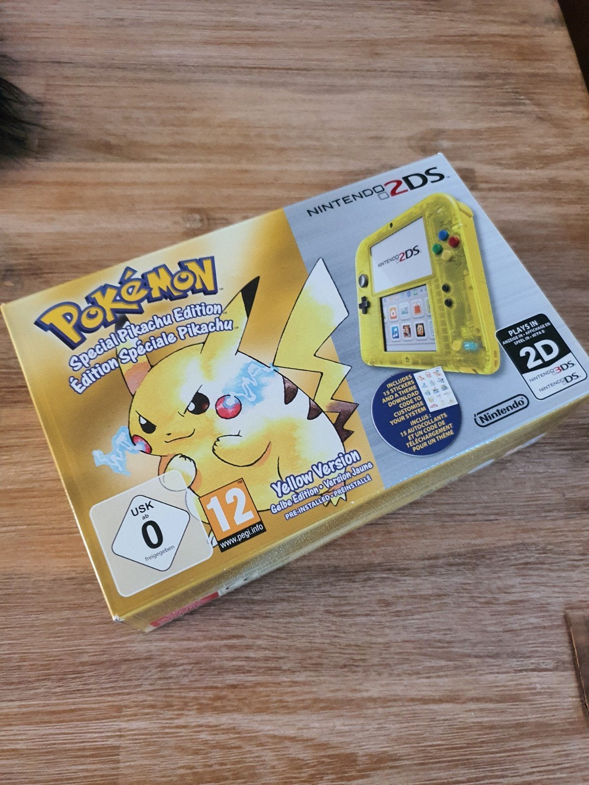 Nintendo 2ds pokemon pikachu editie, Games en Spelcomputers, Ophalen