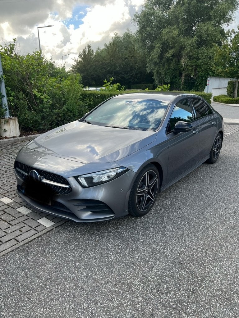 Mercedes-benz A180d AMG line - Night edition, Auto's, 4 deurs, Alcantara, Zilver of Grijs, Te koop