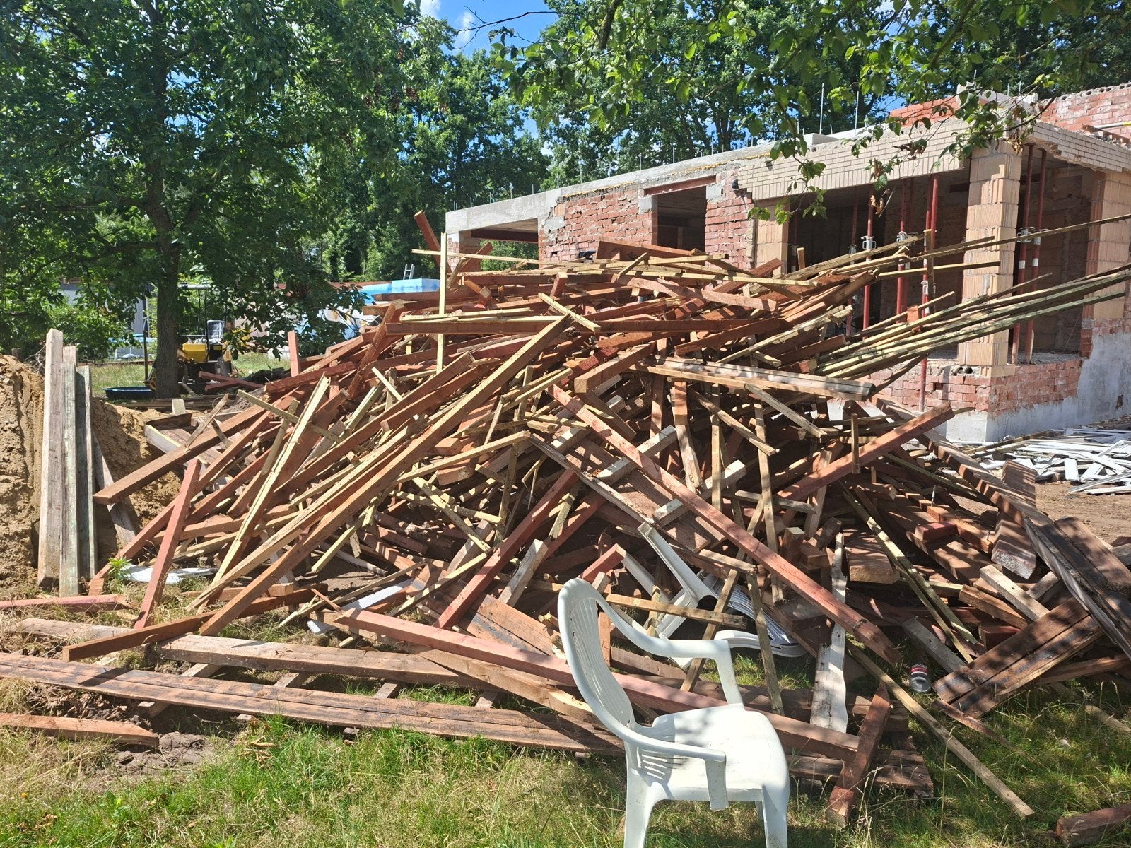 Droog hout van dakconstructie, Ophalen
