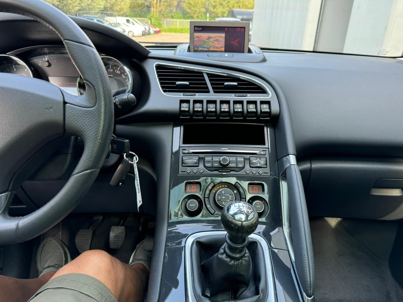 HOMOLOGUÉ À LA VENTE PEUGEOT 3008 - 93000km/2011, Enlèvement