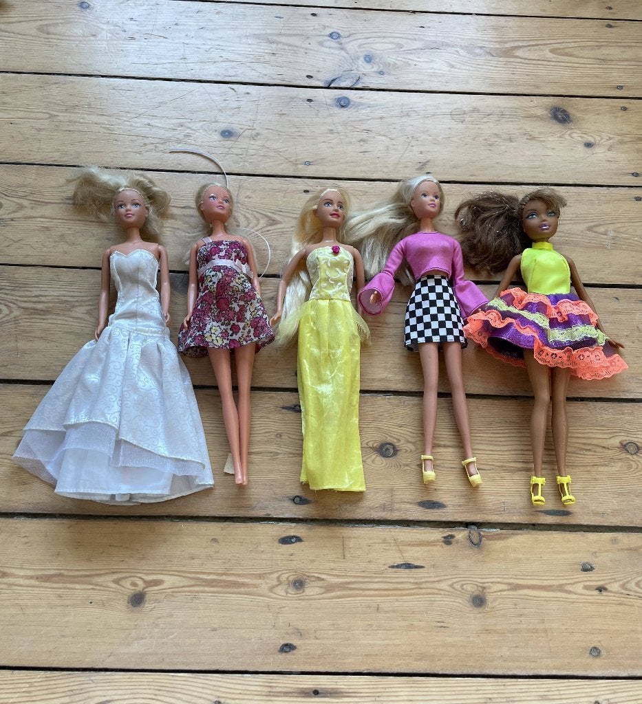 Lot de Barbie 2, Enfants & Bébés, Jouets | Poupées, Enlèvement, Utilisé, Barbie