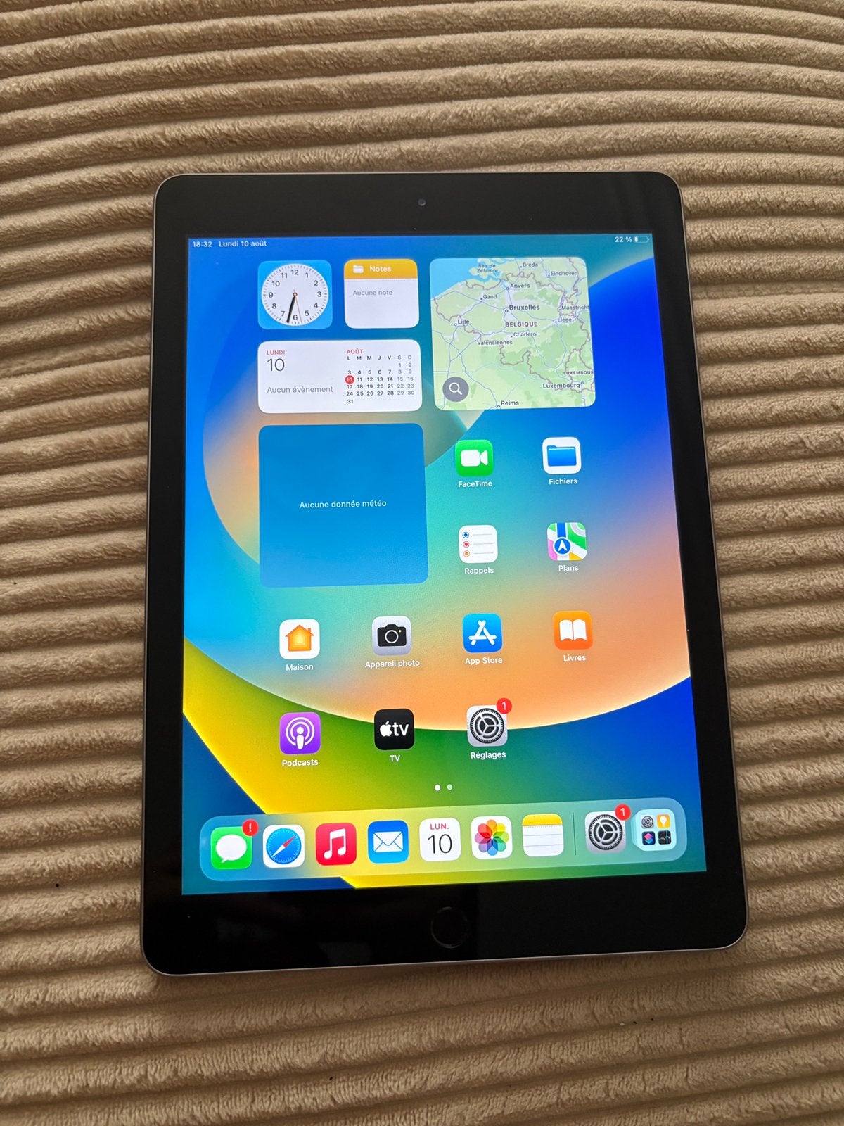 Ipad 5eme gen 32go, Computers en Software, Apple iPads, 32 GB, Apple iPad, Zo goed als nieuw, Grijs