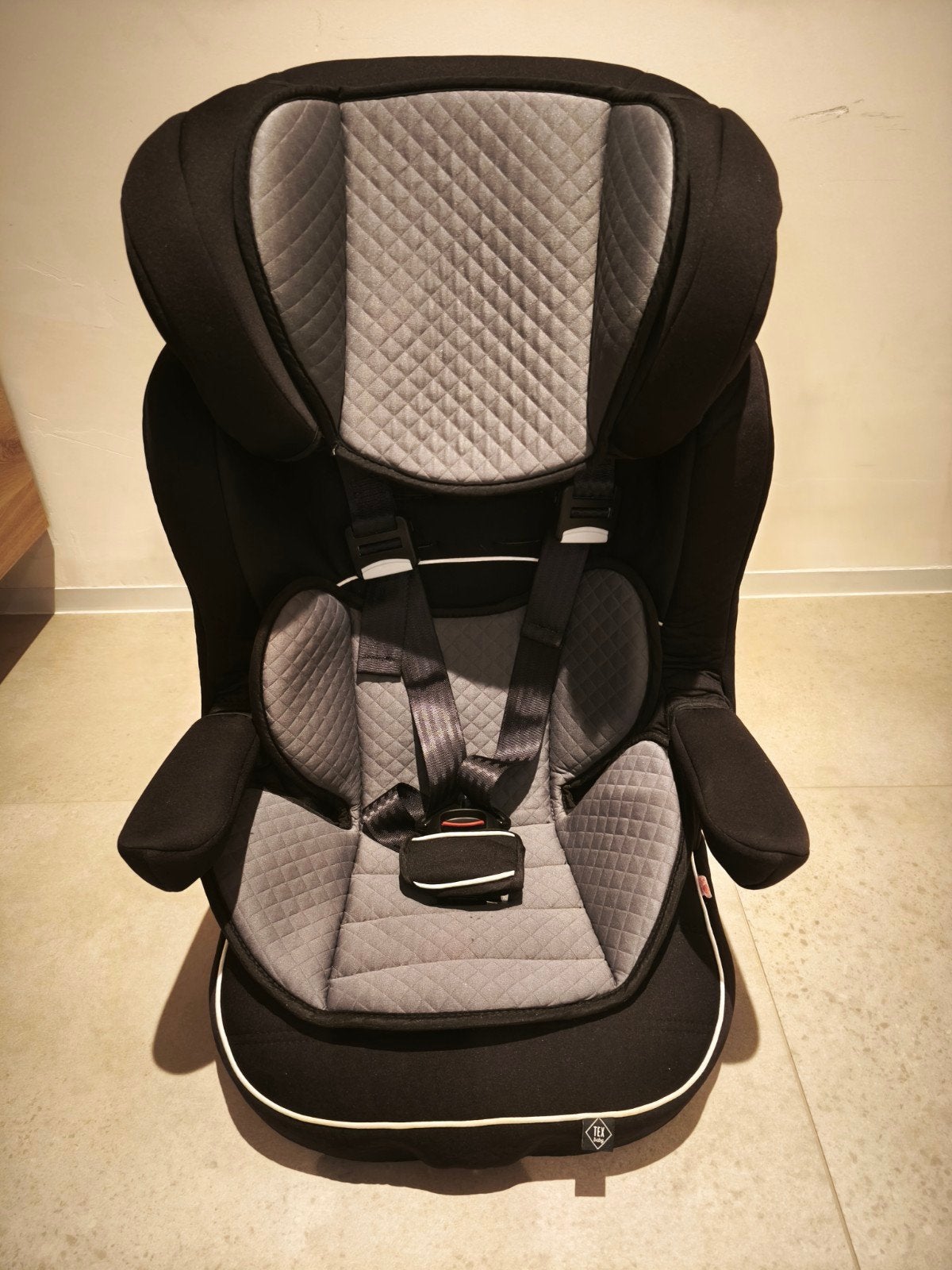 Iso-fix autostoel groep 1-2-3 - 9m tot 12 jaar, Autogordel of Isofix, Afneembare rugleuning, Zo goed als nieuw, 9 t/m 36 kg
