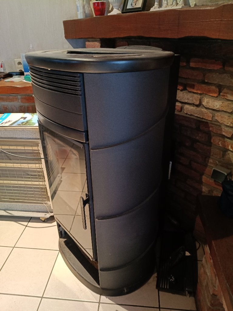 Zware grote Pelletkachel brander 18 kw, Ophalen, Gebruikt, Vrijstaand, Pelletkachel