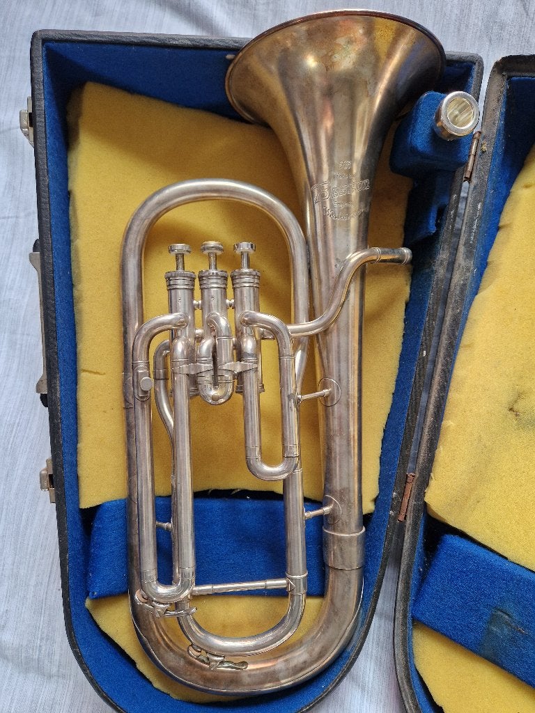 Tuba/cor alto Besson Westminster (en si bémol) avec étui, Musique & Instruments, Enlèvement, Utilisé, Autres types, Avec valise ou sac