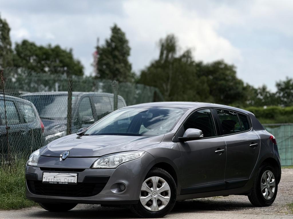 Renault Megane 1.6i • Airco • 064.000 Km • Gekeurd, Voorwielaandrijving, Testrit aan huis, Stof, Zwart