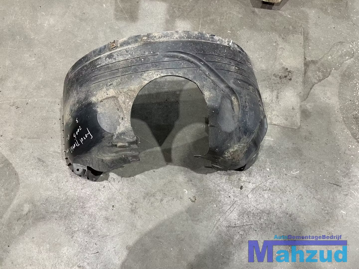FORD TRANSIT CONNECT Rechts voor wielkuip modderkuip 02-12, Info@ford.com, Avant, Ford Motor Company, American Road 1
48126  Dearborn