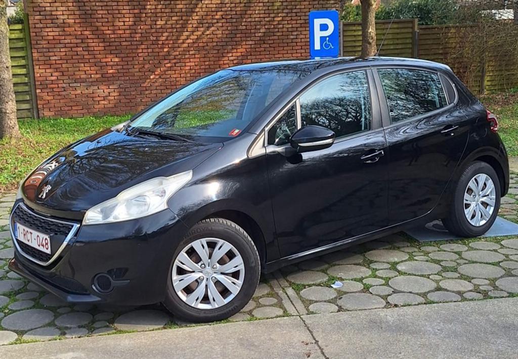 Peugeot 208 1.4 HDI *143.000 Km*2012*PROPER*AIRCO*K.+Carpass, Euro 5, Stof, 50 kW, Zwart