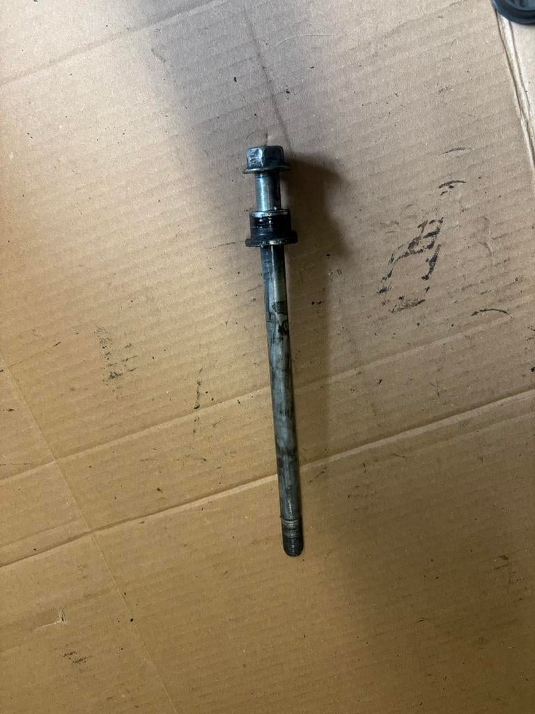 Voorwielas + spacer voor Yamaha tzr 50 mbk x-powe, Ophalen of Verzenden