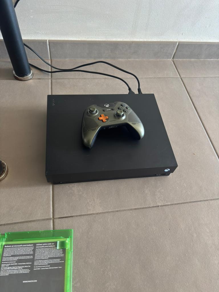 Xbox one x 1TB, Games en Spelcomputers, Spelcomputers | Xbox One, Ophalen, Zo goed als nieuw, Xbox One