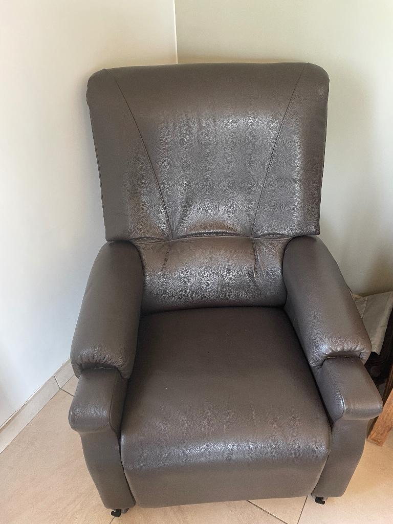 Relax met sta-op functie, Ophalen, Zo goed als nieuw, Leer