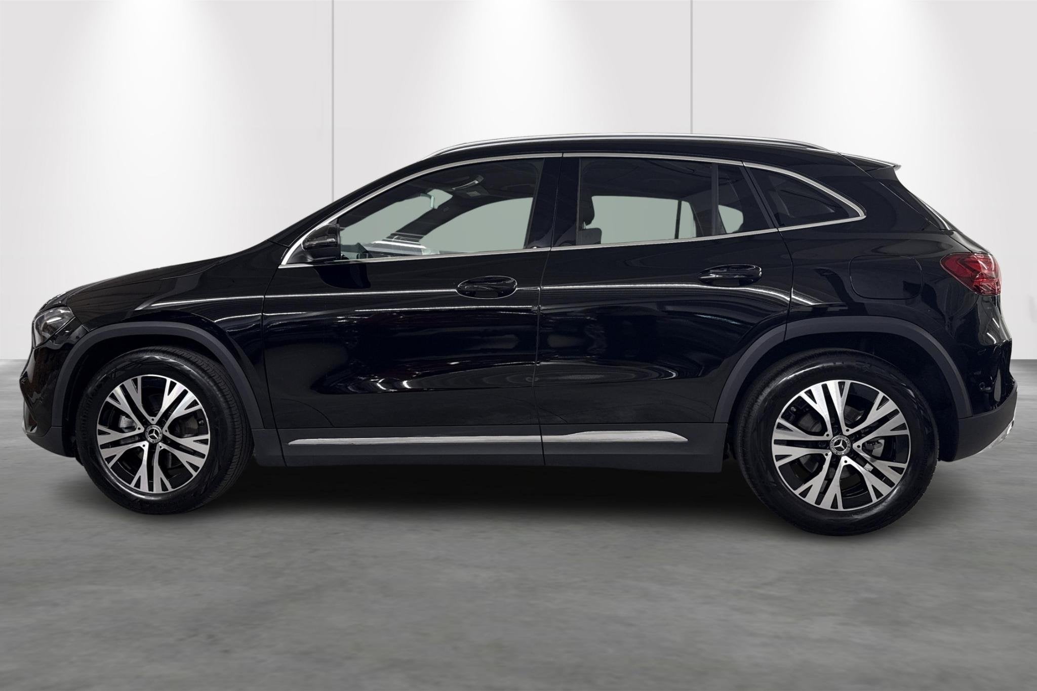 Mercedes-Benz GLA GLA 200 (automatique), Autos, Mercedes-Benz, Achat, 1800 kg, 1485 kg, 5 places