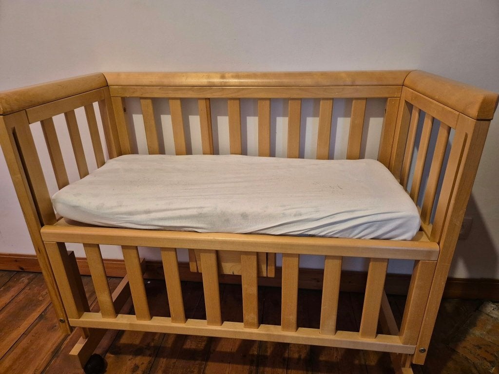 Houten slaapbed zonder matras, Ophalen, Gebruikt, Matras