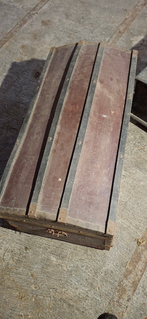 Houten koffer, Ophalen