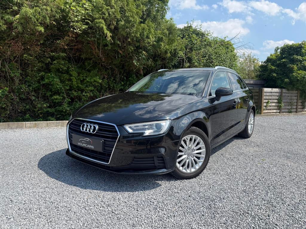 Audi A3 Sportback 1.6 TDi Ambition * Xenon * GPS * Euro 6, Voorwielaandrijving, Stof, 4 cilinders, Zwart