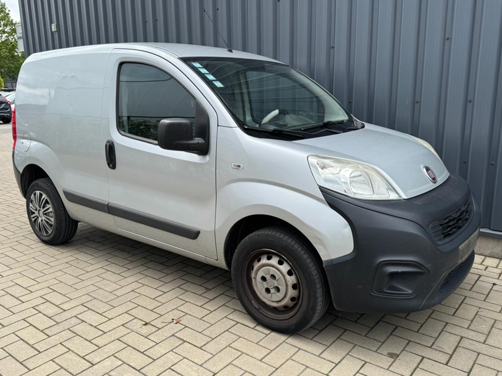 Fiat Fiorino 1.4i CNG AIRCO Lichtevracht, Auto's, Bestelwagens en Lichte vracht, Voorwielaandrijving, Stof, CNG (Aardgas), Handgeschakeld