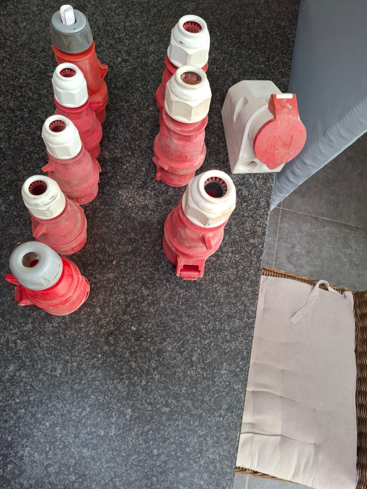 3+N+aarding stekkers, Doe-het-zelf en Bouw, Ophalen, Zo goed als nieuw
