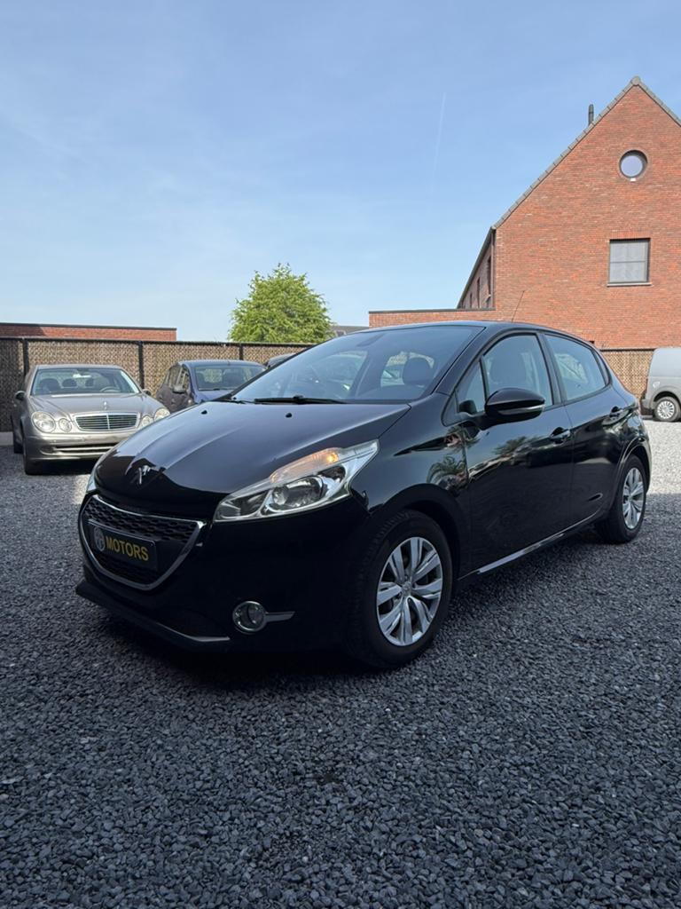 Peugeot 208 1.2 Essence, Autos, Euro 6, Entreprise, Noir, 5 places