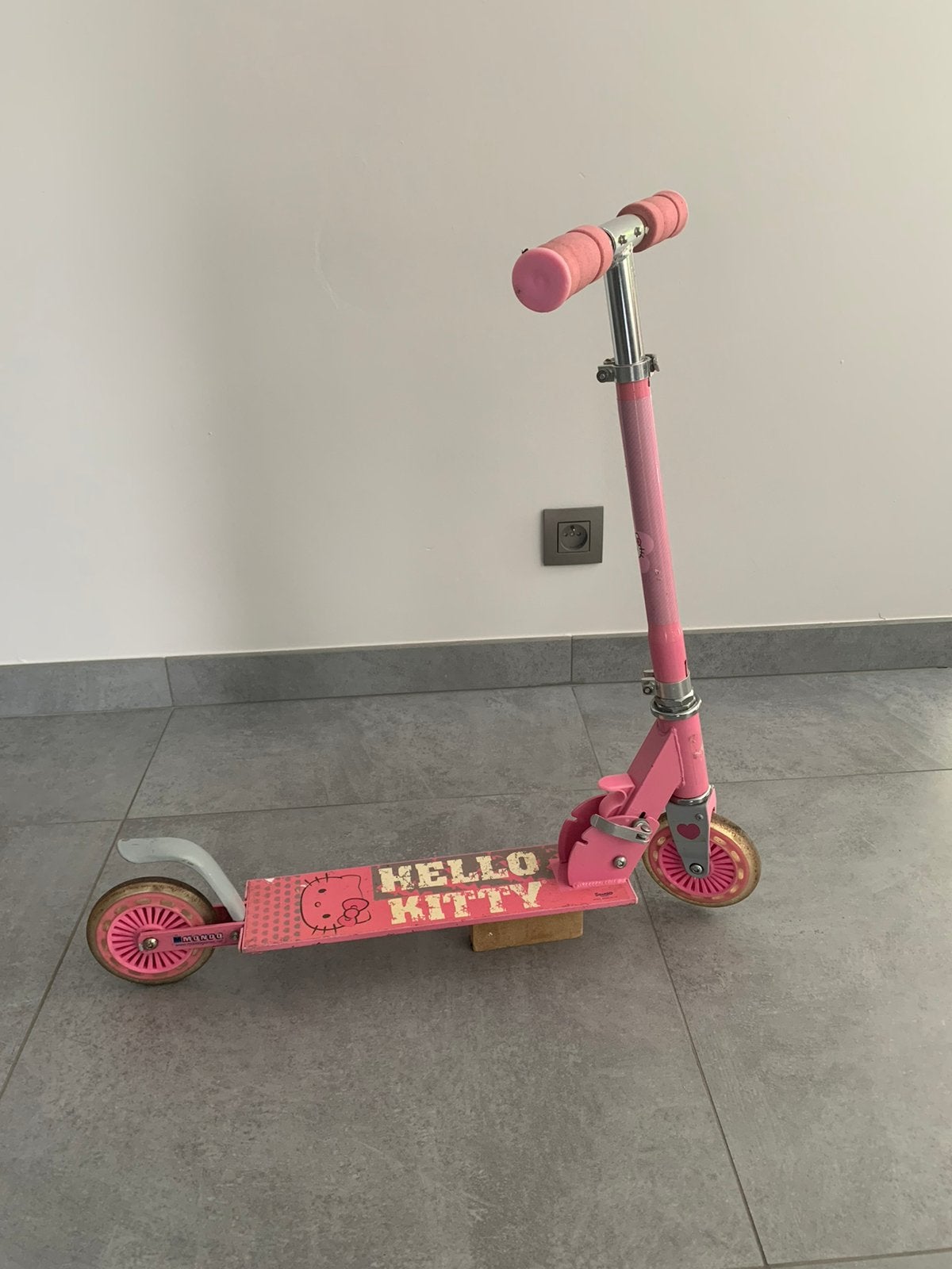 Leuke, mooie step van Hello Kitty, Fietsen en Brommers, Ophalen, Gebruikt, Gewone step