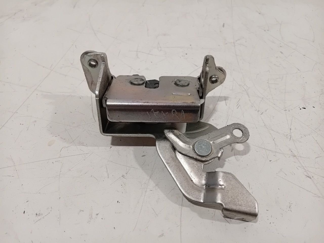 Slot mechaniek portier rechts achter Dacia Dokker, Dacia, Onderdelen@venauto.nl, Van der Ven Autorecycling B.V., Ettenseweg 76, 4706 PB Roosendaal, The Netherlands