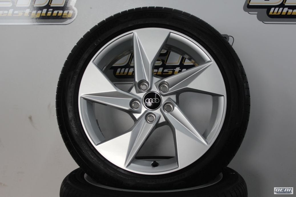 17" Audi A3 5 arm design originele velgenset 8Y0 601 025 A, Gebruikt, -, -, Banden en Velgen