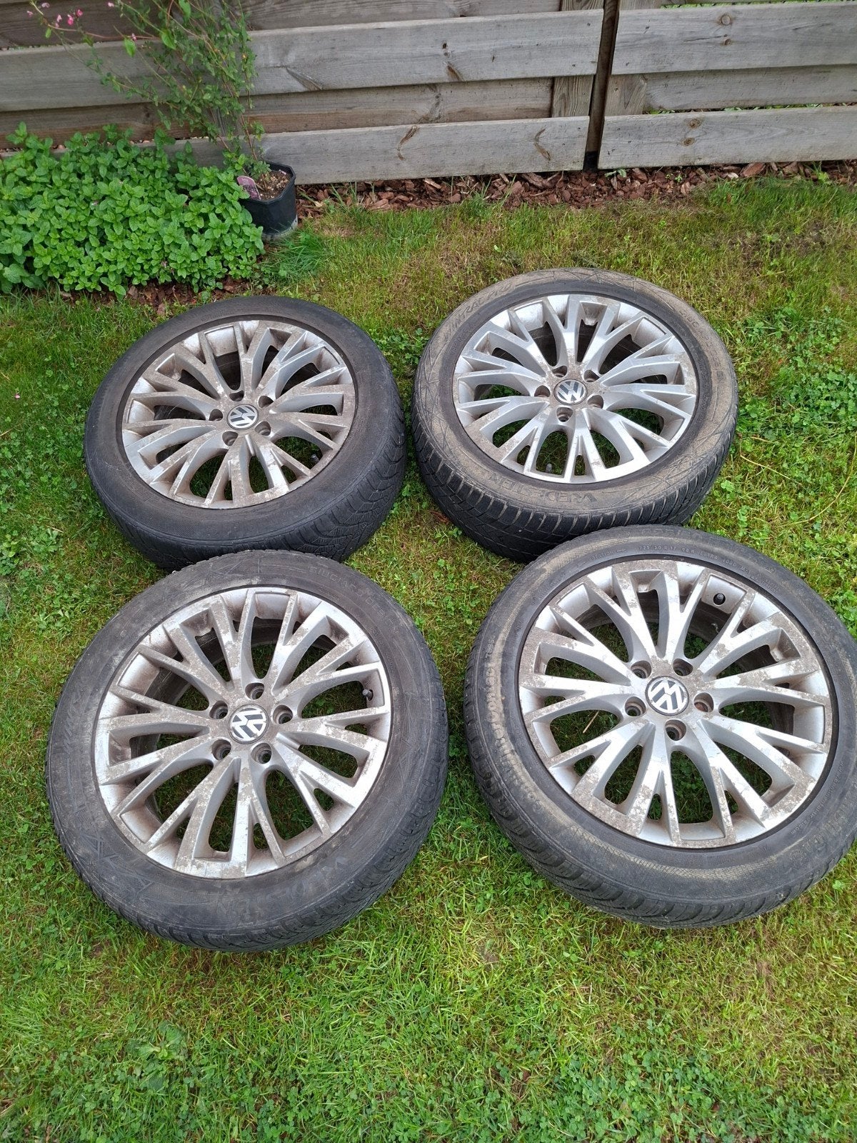 jantes VW Sharan + boulons, Enlèvement, Pneu(s)