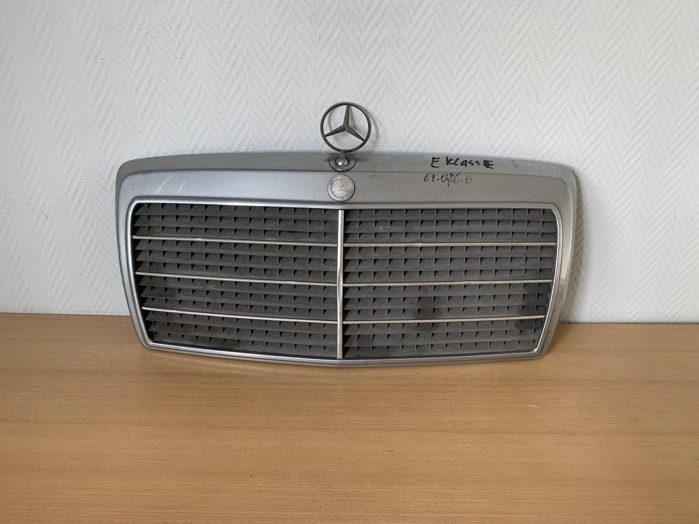 grille mercedes W124 E klasse 1984 tot 1993 1248880223, Auto-onderdelen, Overige Auto-onderdelen, Gebruikt, -, Ophalen of Verzenden