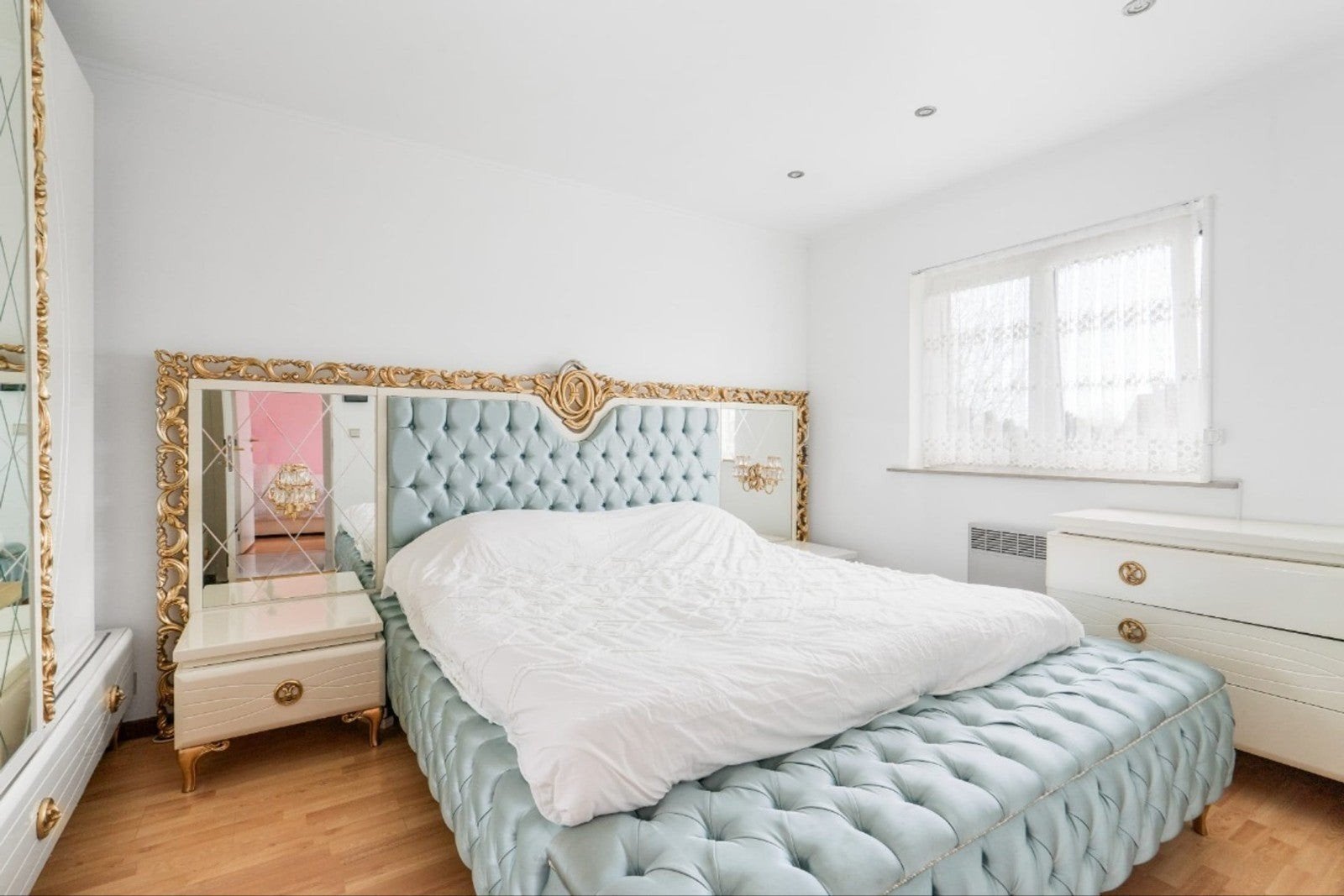 luxueuze bed, Ophalen, Zo goed als nieuw, Tweepersoons