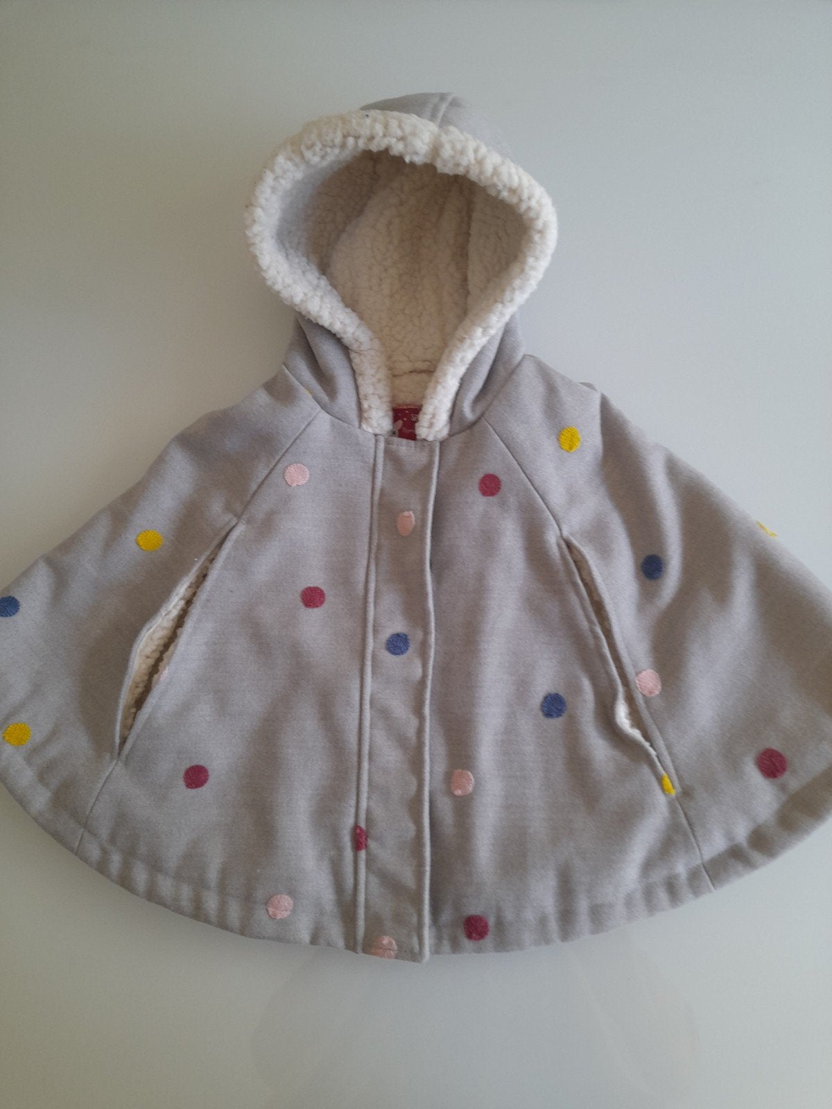 Mooi warme cape maatje 110 voor 4 à 5 jaar, Kinderen en Baby's, Ophalen, Gebruikt, Meisje, Jas