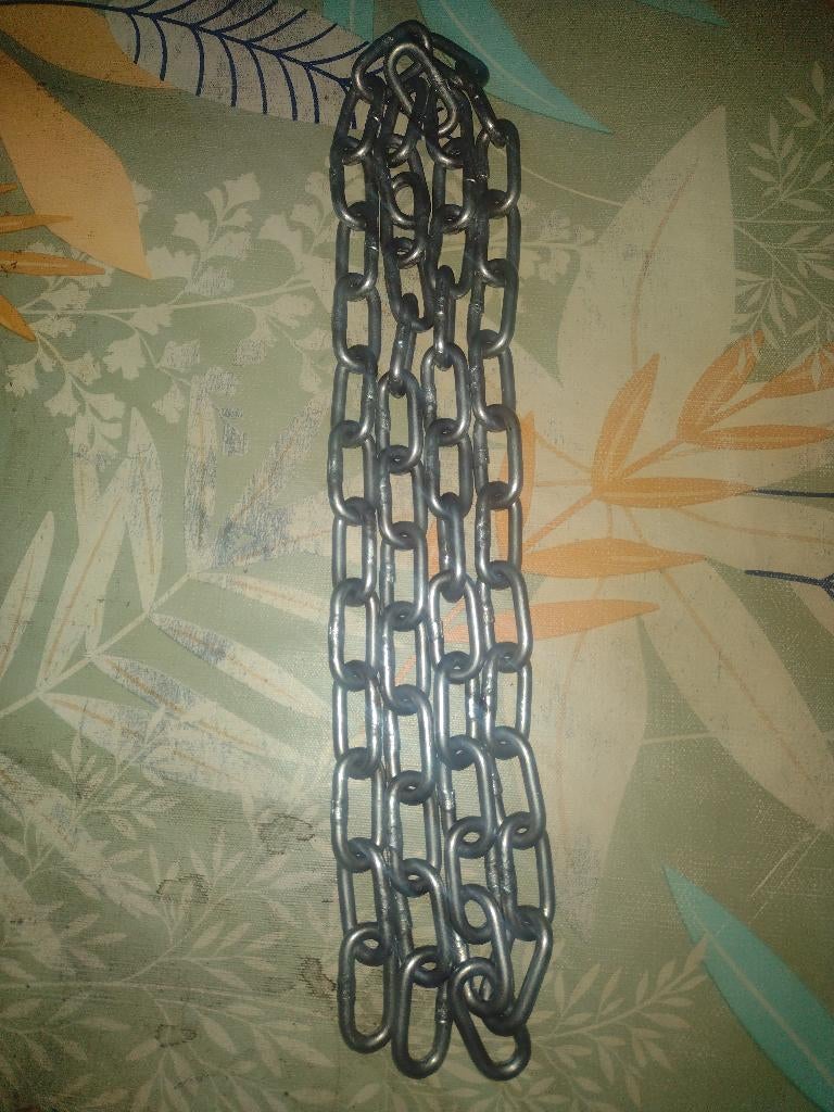 Chaîne métallique solide 110 cm (idéal cadenas / sécurité), Bricolage & Construction, Métaux, Comme neuf, Fer, Enlèvement ou Envoi