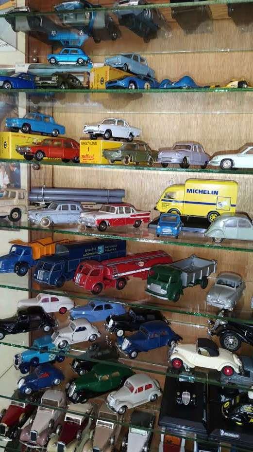 200 x MAQUETTES MINIATURES DE VOITURES FRANÇAISES, 1:43, Enlèvement ou Envoi, Utilisé, Autres types, Corgi