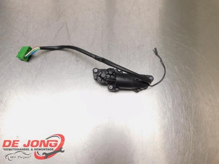 Moteur de cache-bagages droite d'un Mercedes E-Klasse, 3 mois de garantie, Utilisé, -, -