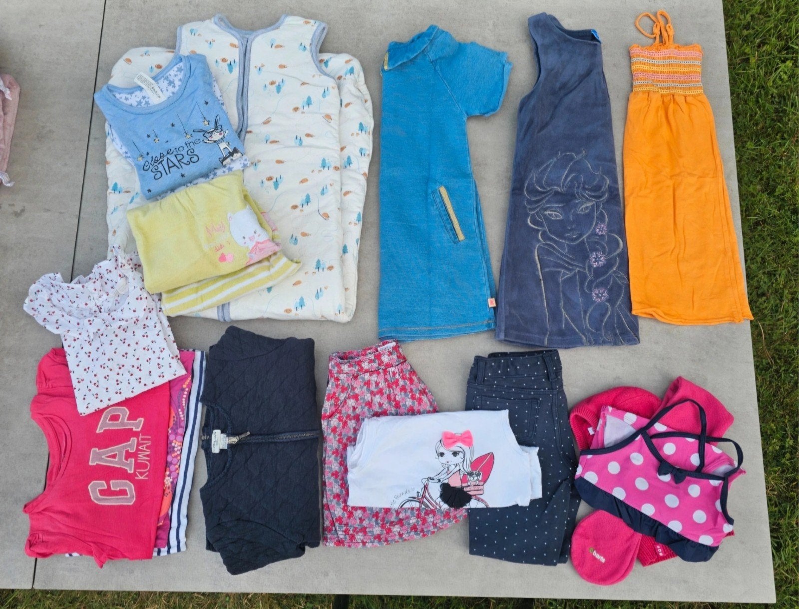 Faire offre-Lots de vêtements petite fille, Enfants & Bébés, Vêtements enfant | Bonnets, Écharpes & Gants, Enlèvement, Fille