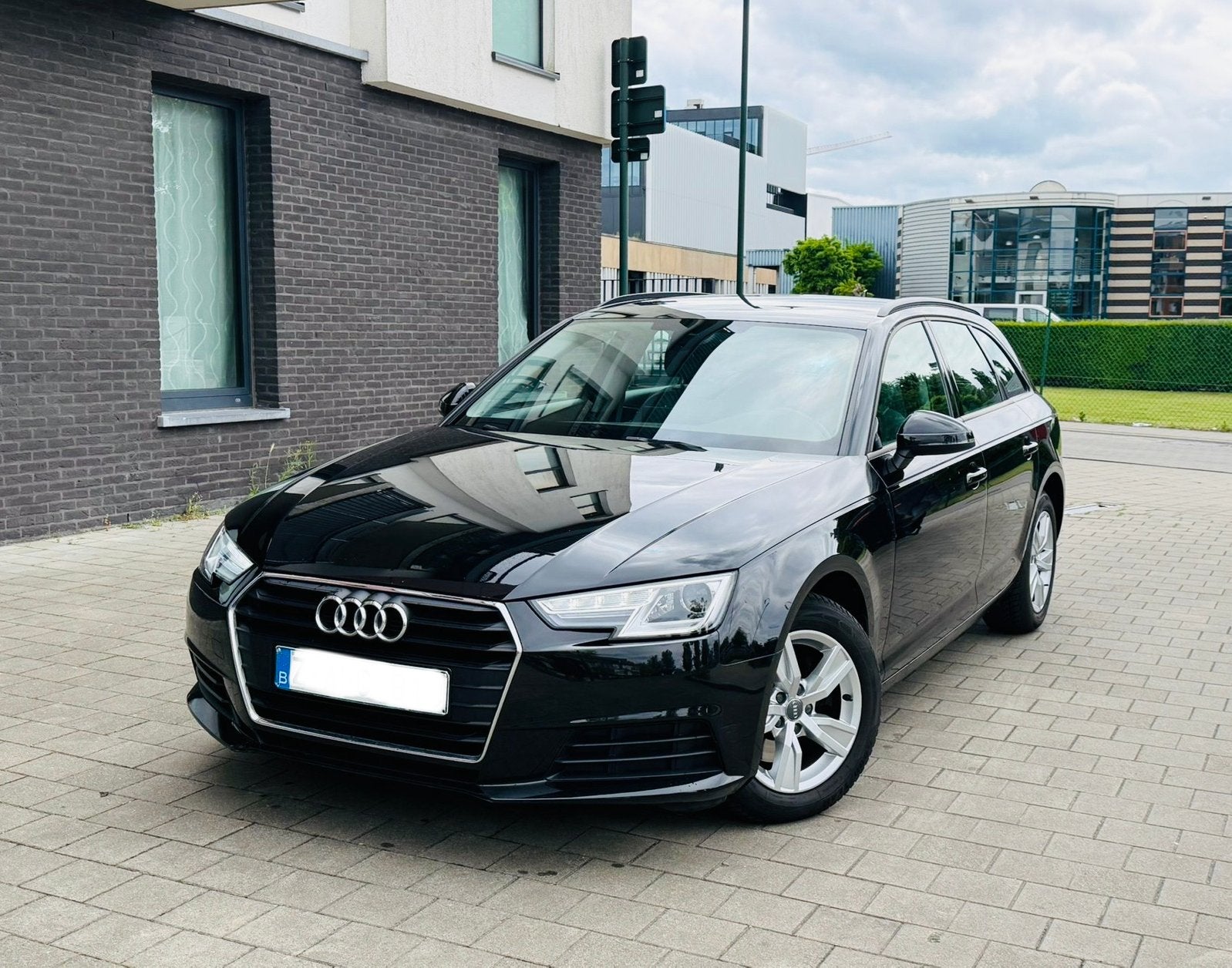AUDI A4 2.0TDI 150pk S Tronic Euro6b, Automaat, Euro 6, A4, Zwart