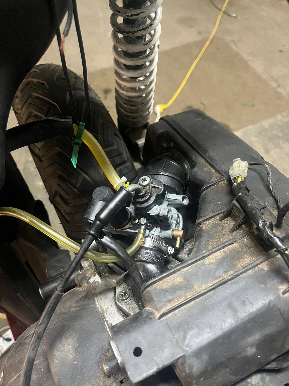 17,5mm dellorto piaggio/gilera, Fietsen en Brommers, Ophalen, Zo goed als nieuw, Carburateur, Piaggio