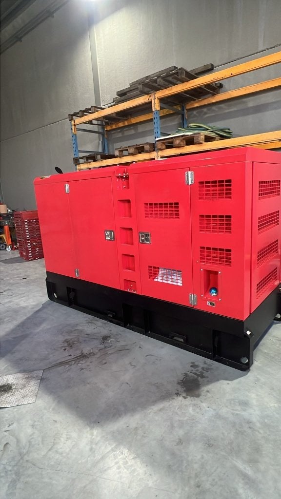 Stroomgroep Generator 150KVA Nieuw, Doe-het-zelf en Bouw, Ophalen, Elektrisch startend, Dieselolie, Nieuw
