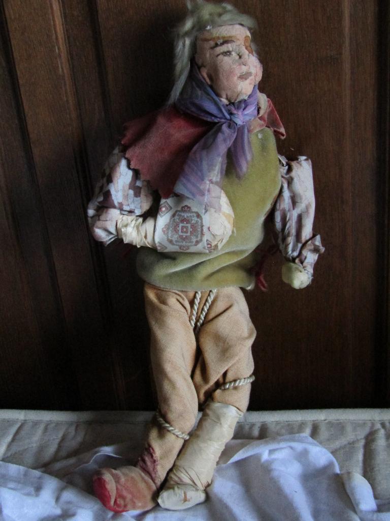 Poupée ancienne artisanale homme blessé, style dérangeant, Collections, Enlèvement ou Envoi, Utilisé, Poupée