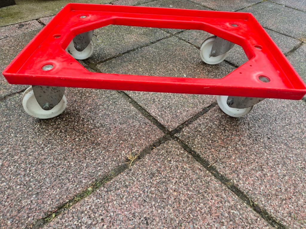 Houder voor rolcontainers, Ophalen