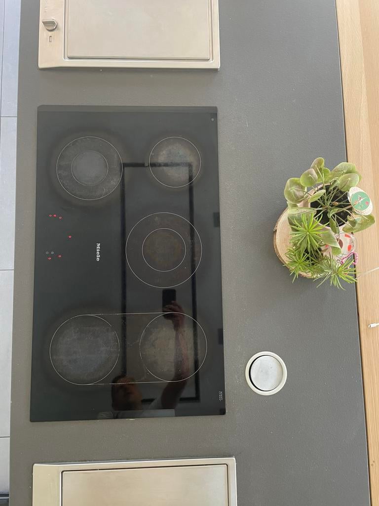 Table de cuisson vitrocéramique Miele KM5856, Enlèvement, Comme neuf
