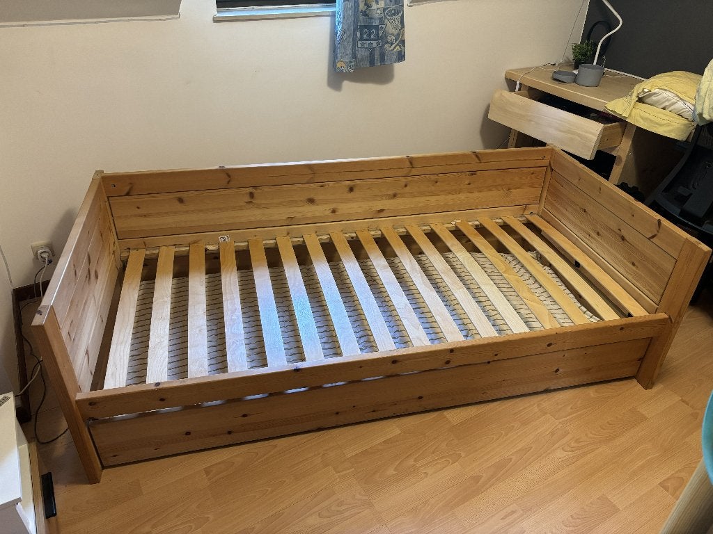 Lit LifeTime 90*200cm Bois Massif (pin), 90 cm, 210 cm, Comme neuf, Brun