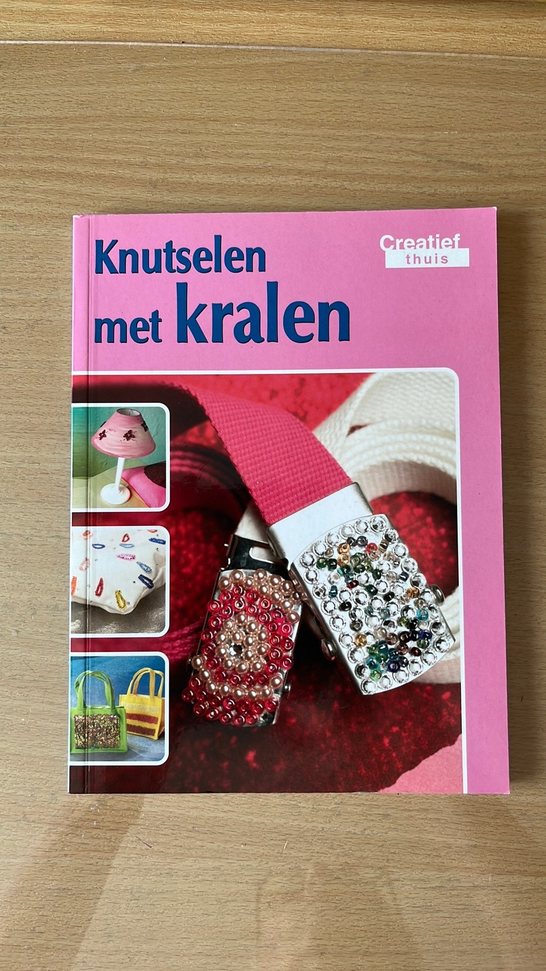 Knutselen met kralen, Livres, Loisirs & Temps libre, Enlèvement ou Envoi, Comme neuf